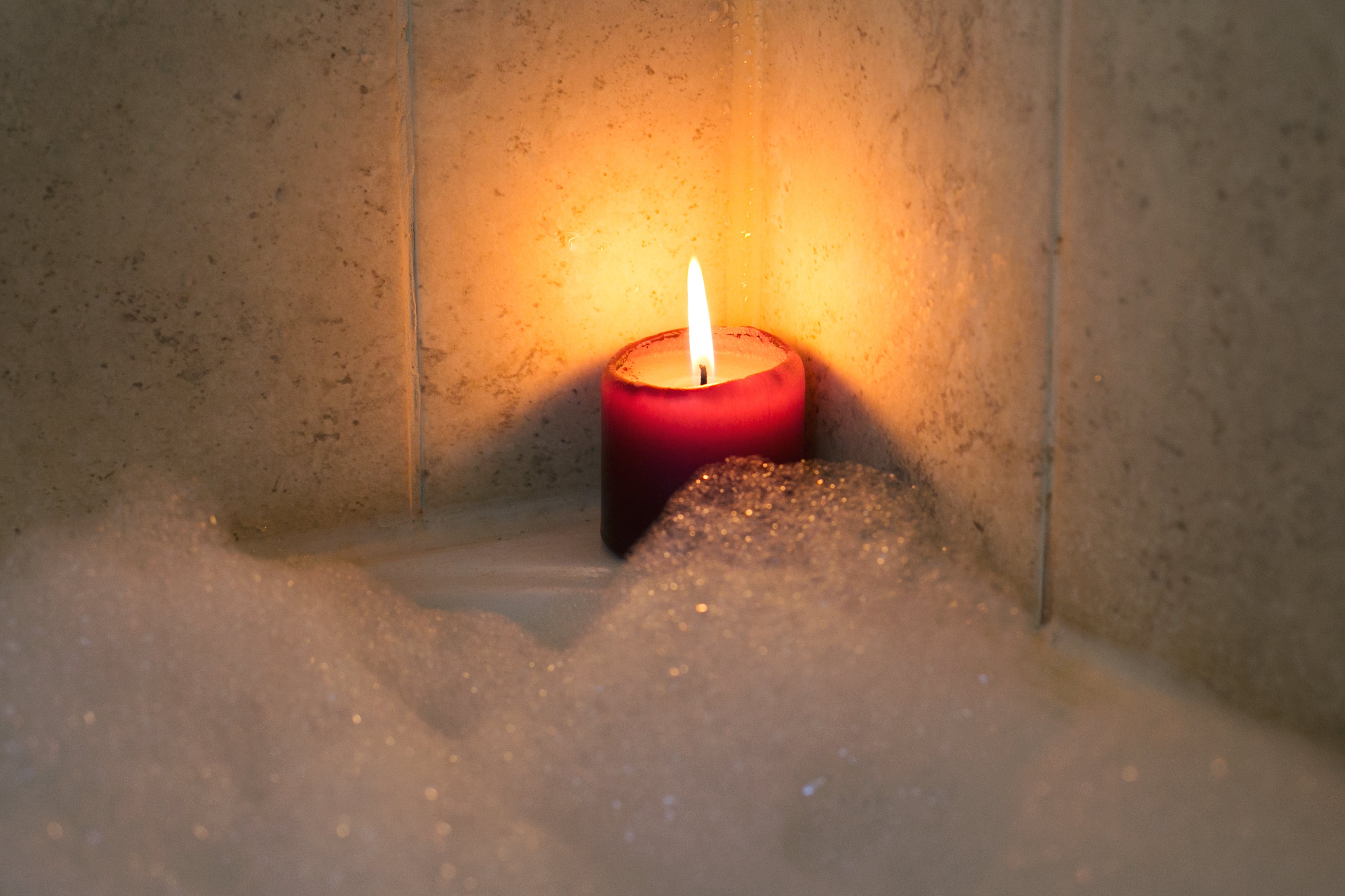 The Art of Candle Making In 2025: A Beginner’s Guide to Crafting Warmth & Light